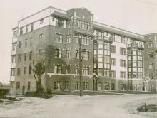 A 1926 photo showing the exterior of the apartment building where Ernest and Hadley Hemingway lived.